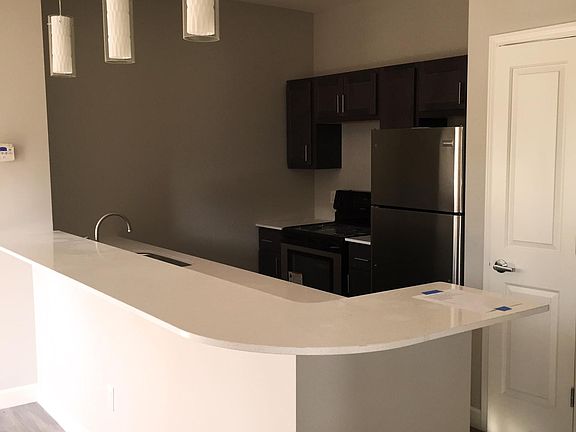 Great kitchen - includes Dishwasher & tons of counter space