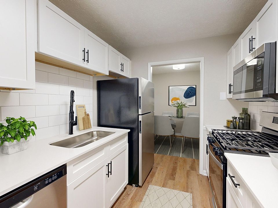 Newly Renovated Kitchen with Quartz Countertops