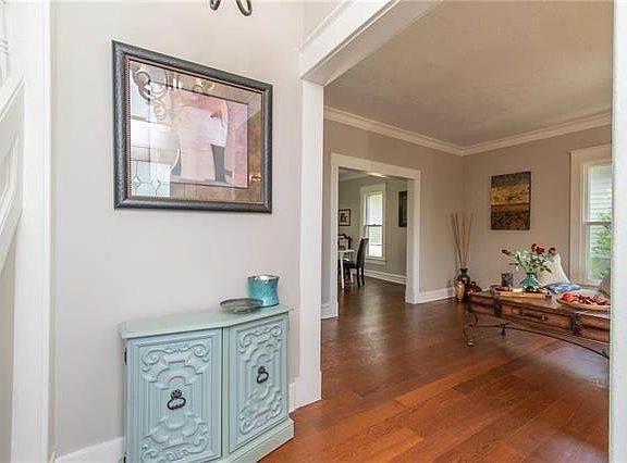 5th image of 108 Dorsey St