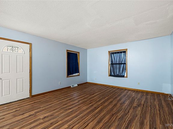 4th image of 202 Purdy St