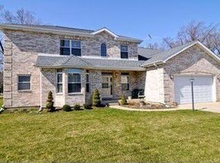 2490 Maple St, Des Plaines, IL 60018
