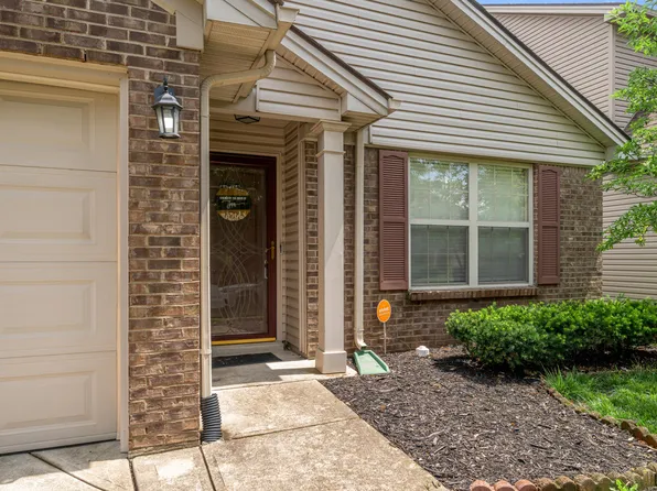 944 Winding Oak Trl, Lexington, KY 40511