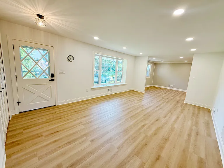 9398 Paulskirk Dr — Photo 3