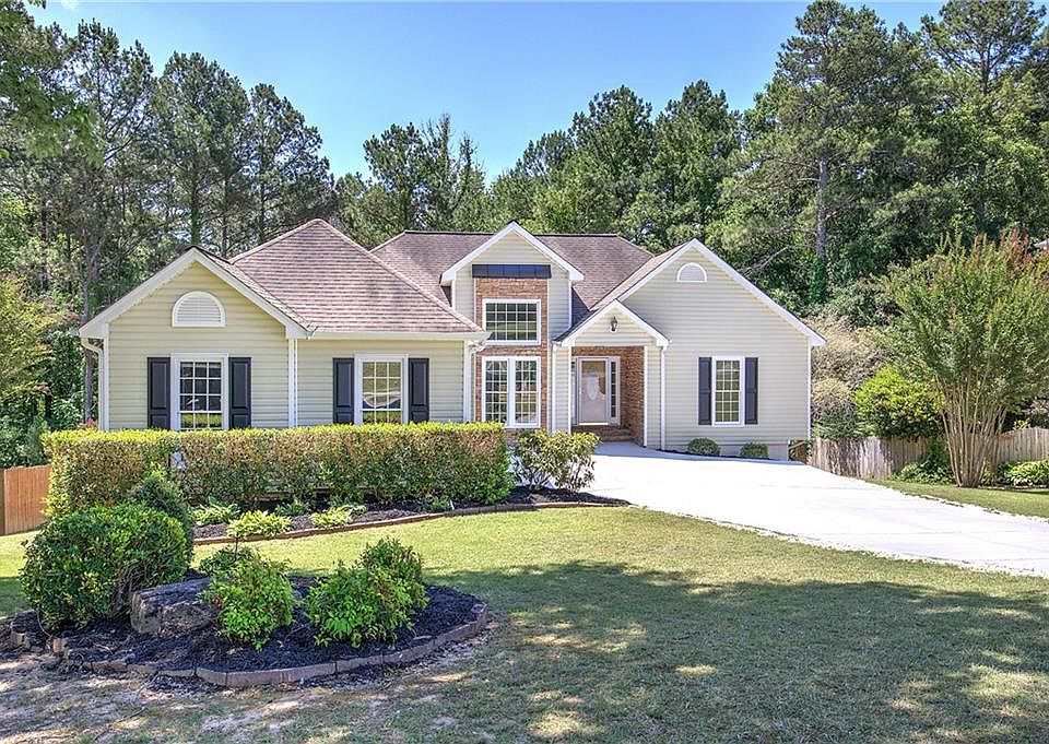 1st image of 620 Saddle Brooke Dr