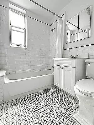 3rd image of 117 W 13th St APT 25