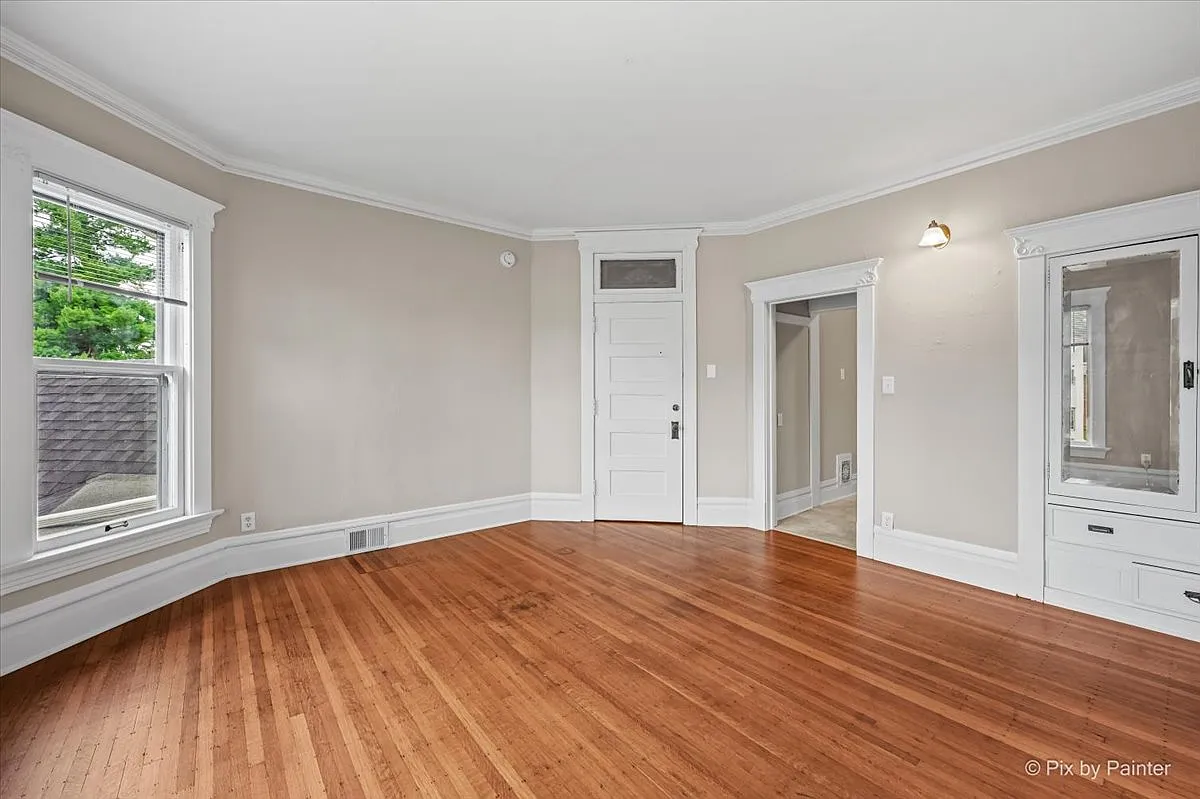 Studio, $700 — Photo 1