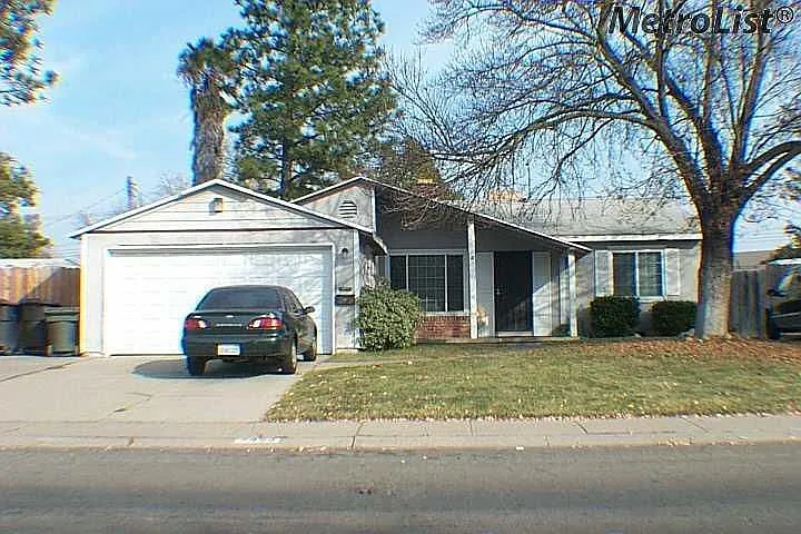 7453 Circle Pkwy photo 1
