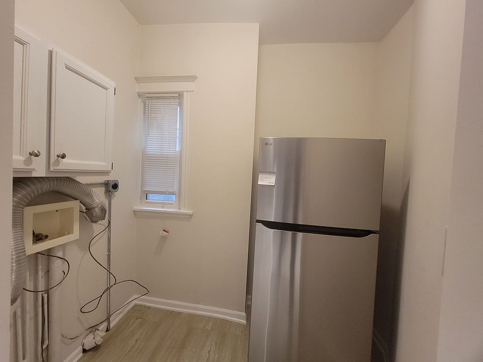 Pantry/ Laundry Hookup