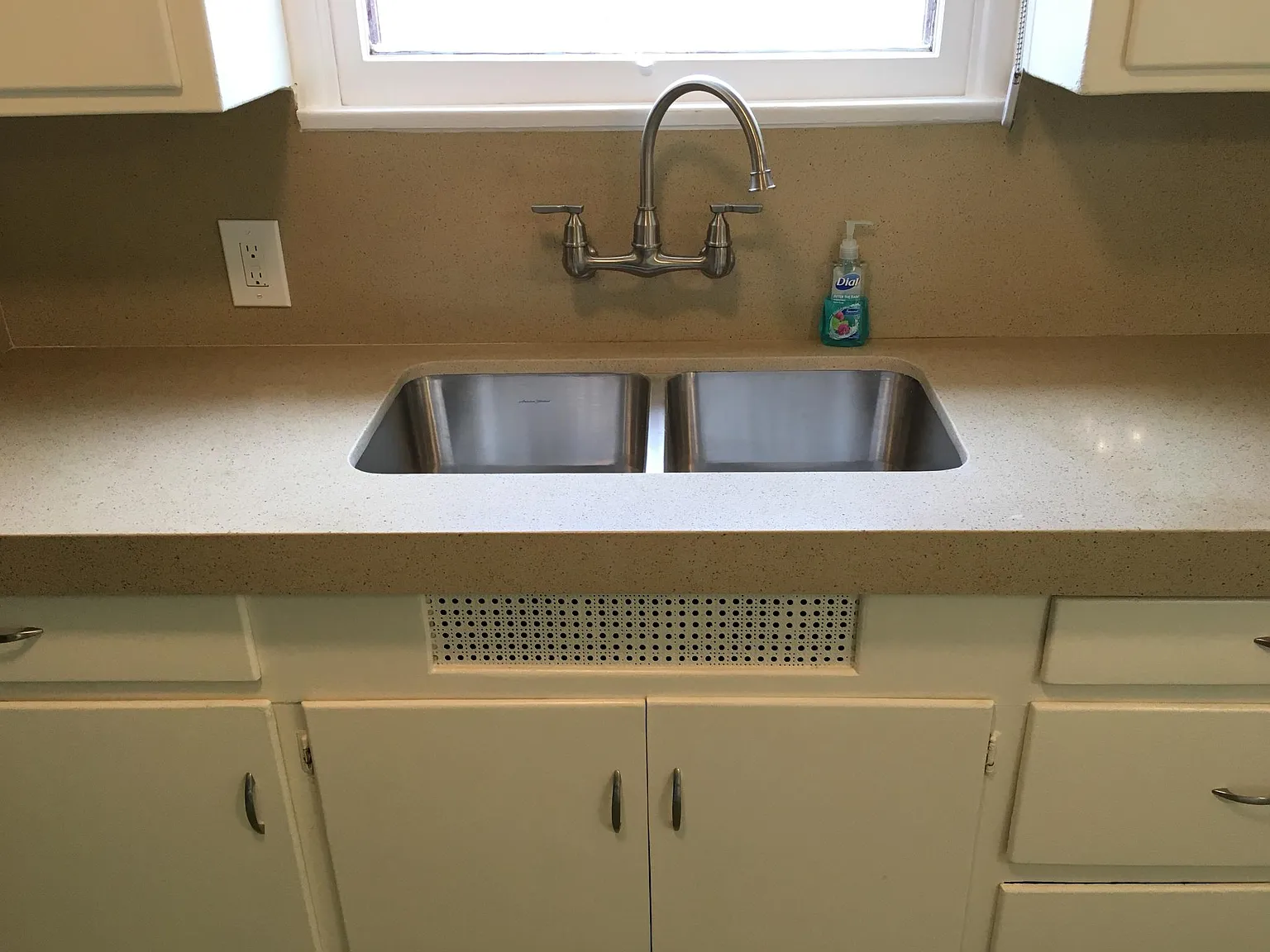 2 bed, 800 sqft, $2,500 — Photo 2