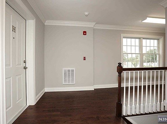 4th image of 112 Franklin Tpke #H