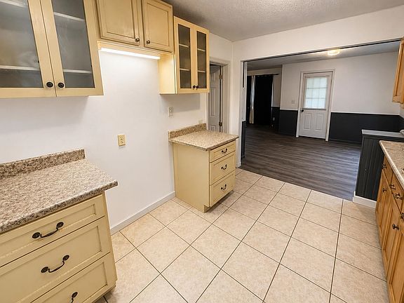 3rd image of 8488 Quito Rd