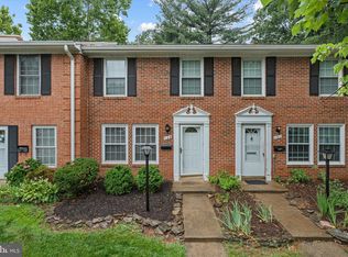 129 N Duke Dr, Sterling, VA 20164
