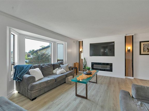 4th image of 1728 Aspen Way