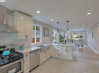 2620 Bartlett St, Oakland, CA 94602