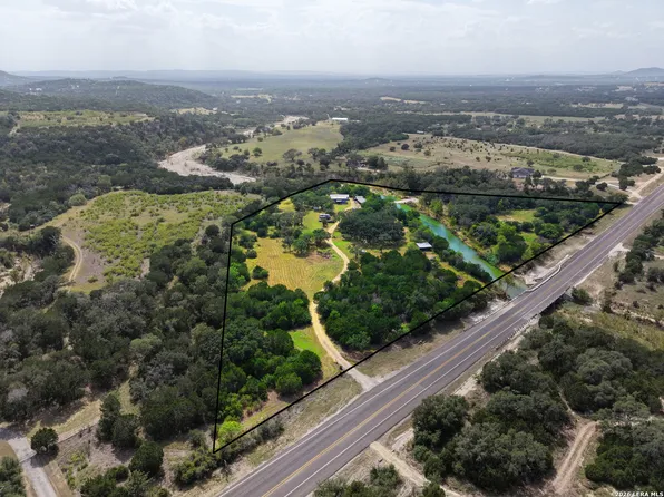 14156 STATE HIGHWAY 16 S, Pipe Creek, TX 78063