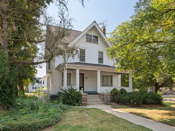 41 W Crystal Lake Ave, Crystal Lake, IL 60014