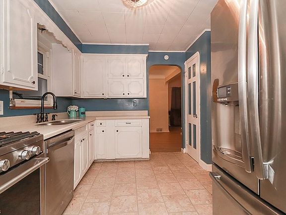 4th image of 4060 W 210th St