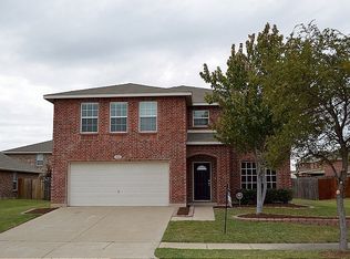 802 Lazy Bayou Rd, Arlington, TX 76002