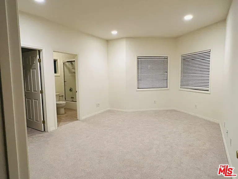 520 Columbia Ave — Photo 6