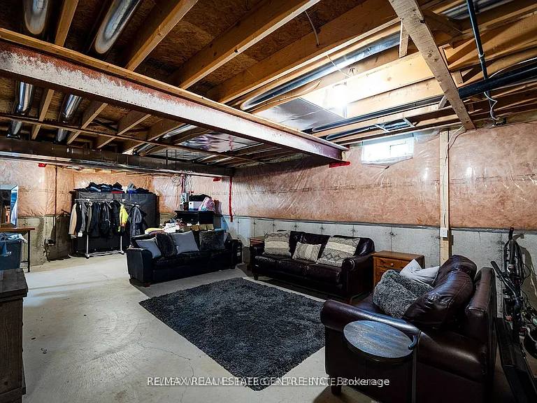 36 Padfield Dr — Photo 18