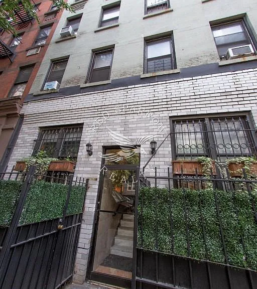 420 E 83rd St #2W — Photo 13