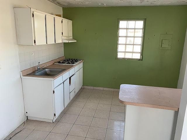 2nd image of E16 Urb Covadonga 1 E16 Calle Jovaellanos Toa