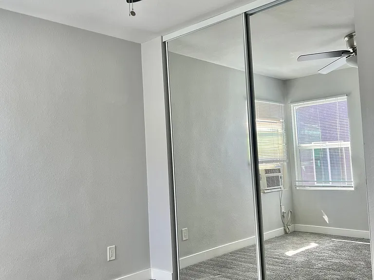 10400 Gunn Ave — Photo 4