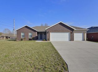 4207 E Eastmoor St, Springfield, MO 65809