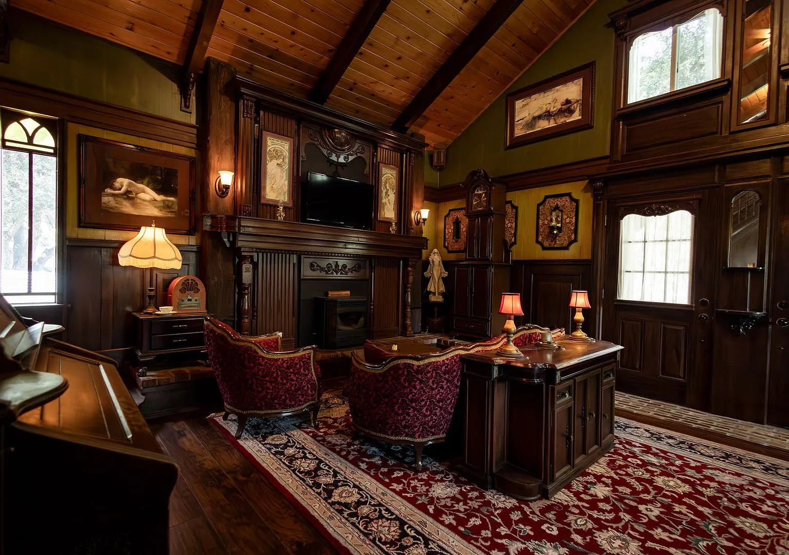 Furnished Custom Cabin in Pine Mountain Club | 2BR + Loft/Study | Deck, Sound System & Mountain C... — Photo 2