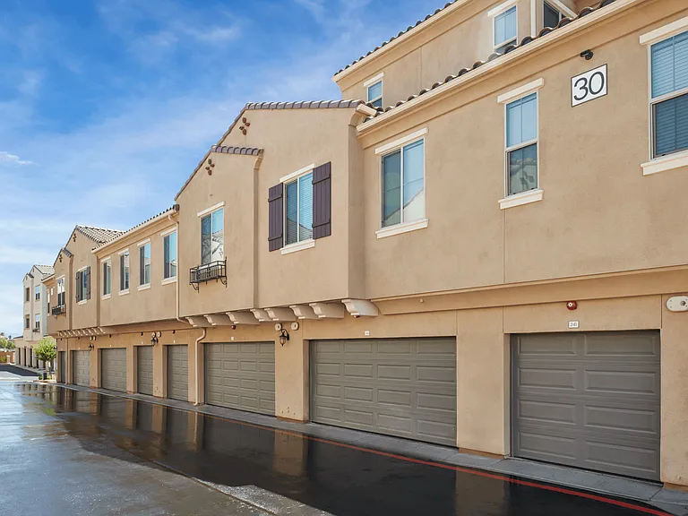 Mitchell Place Apartments — Photo 21