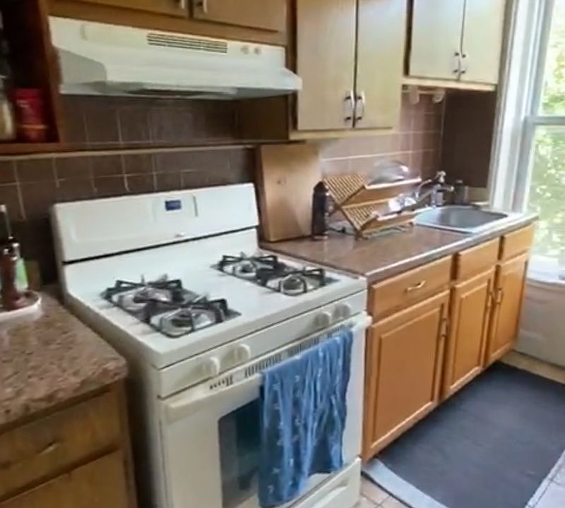 2nd image of 1278 Bergen St #2