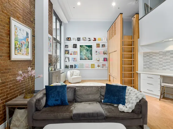 77 Bleecker Street image 2 of 10