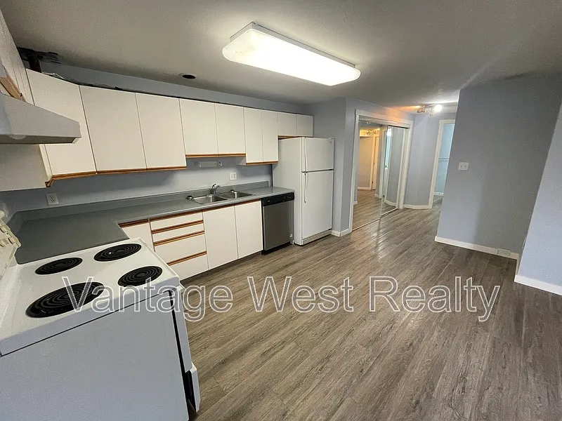 2 bed, 1.0 bath, $1,550 — Photo 3