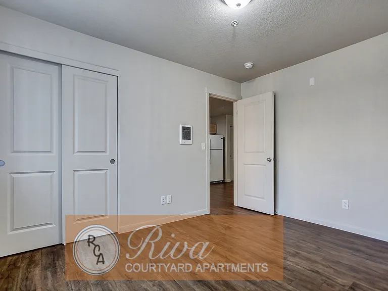 Riva Courtyard Apartments — Photo 5