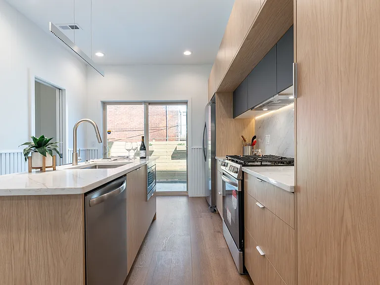 2925 Master St — Photo 15