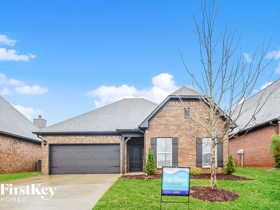 1072 Pine Valley Dr