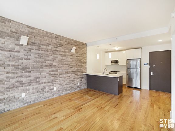 5th image of 376 Franklin Ave APT 4D
