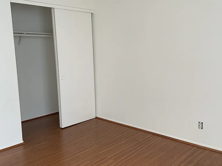 927 S Berendo St #7 — Photo 6