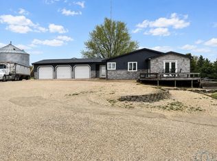 1741 Vine Ave, Ocheyedan, IA 51354