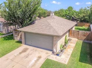 10608 Lone Pine Ln, Fort Worth, TX 76108