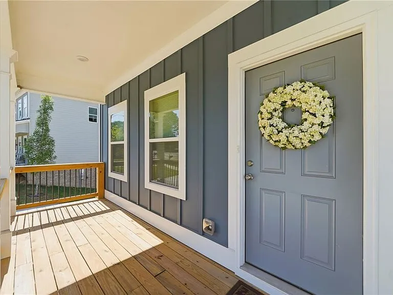 1670 Eagle Dr — Photo 3