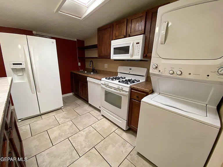 130 Buena Vista St #4 — Photo 6