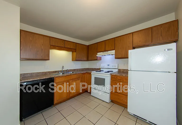 1825 Edgewater Ave #1831 — Photo 9