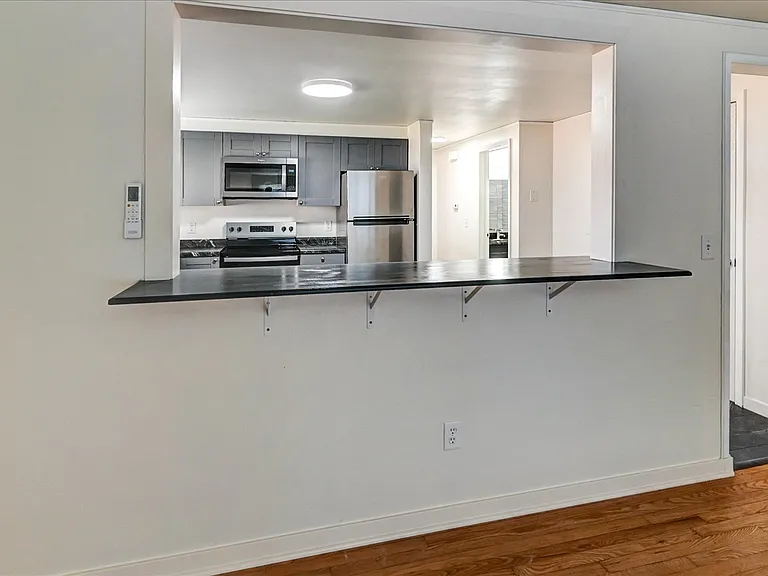 1810 Lake Point Dr #4 — Photo 8