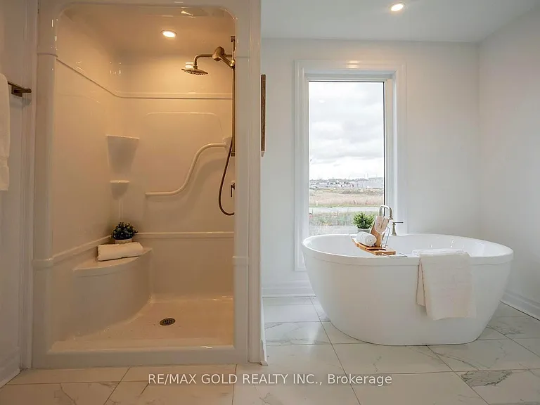 7507 Splendour Dr — Photo 12