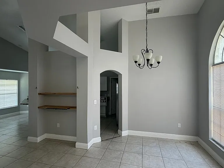 2809 Berkshire Cir — Photo 7