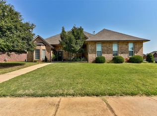 11601 NW 113th Cir, Yukon, OK 73099