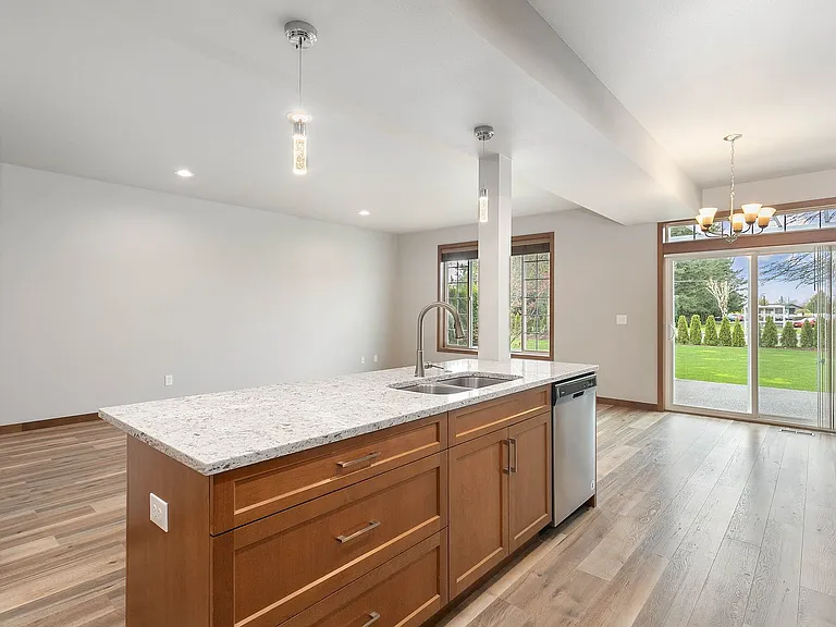 313 Nooksack Ave — Photo 11