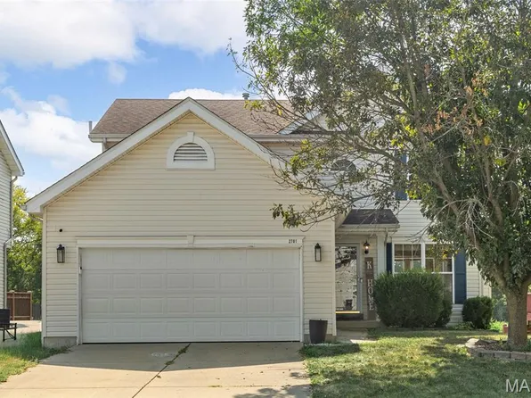 2701 Brookmeadow Dr, Belleville, IL 62221