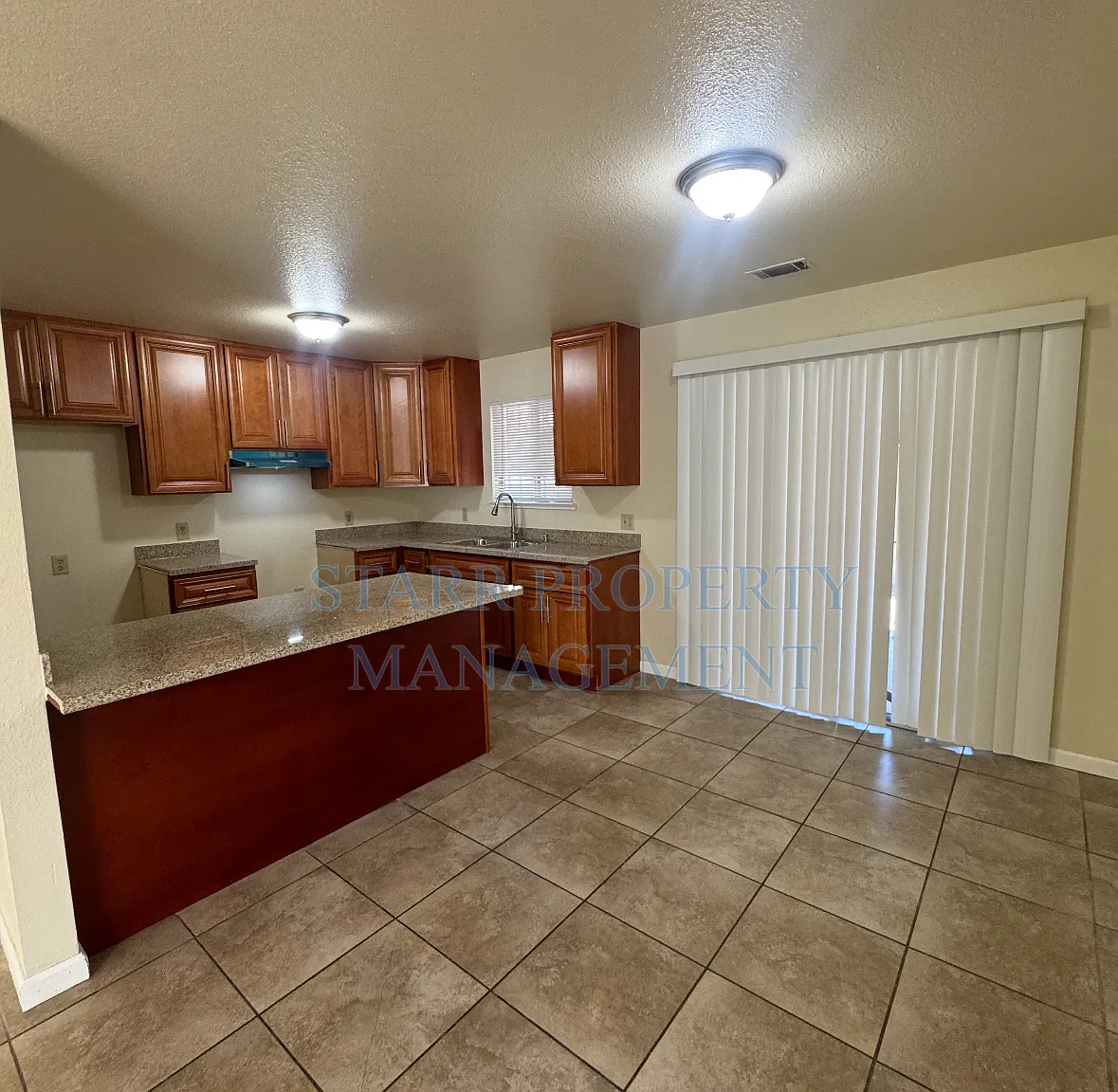 3 bed, 2.0 bath, 1140 sqft, $1,995 — Photo 4